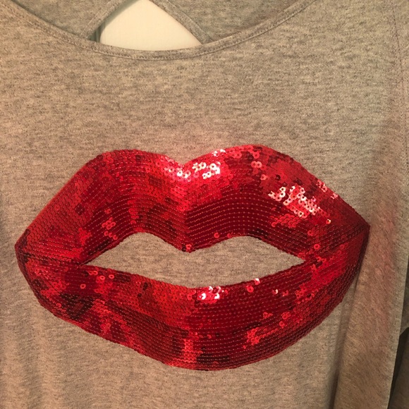 Venus Red Sequin Lips Shirt Size S - Picture 2 of 5